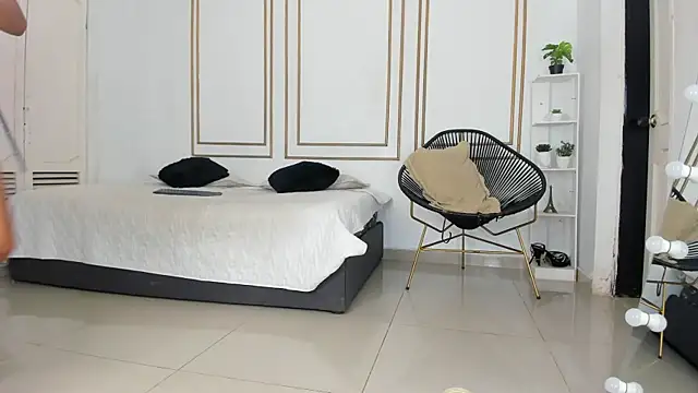 kristyl paez online show from 04/20/26, 06:53