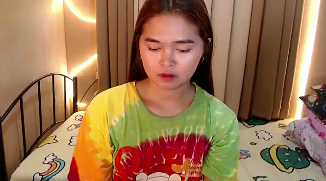 Snapshot of Itsme_claire chatting on 12/25/24, 10:28 Itsme claire online show from 12/25/24, 10:28