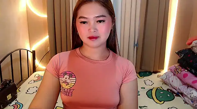 Snapshot of Itsme_claire chatting on 12/30/24, 11:28 Itsme claire online show from 12/30/24, 11:28