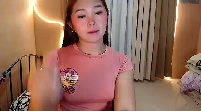 Snapshot of Itsme_claire chatting on 01/27/25, 10:27 Itsme claire online show from 01/27/25, 10:27