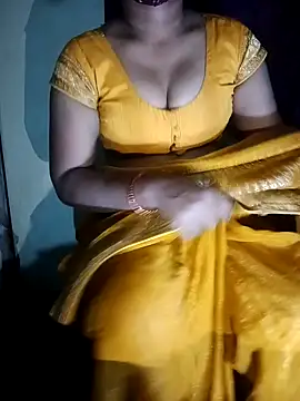 Snapshot of YUKTAPOWER chatting on 03/11/25, 06:08 YUKTAPOWER online show from 03/11/25, 06:08