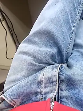 Snapshot of hotdickhow chatting on 02/27/25, 09:43 hotdickhow online show from 02/27/25, 09:43