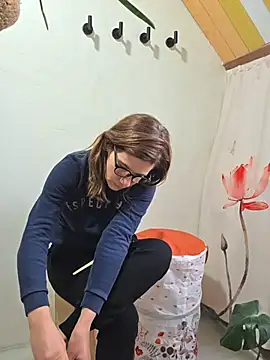 Lina lou4 online show from 02/04/26, 02:45