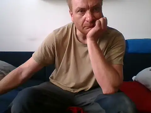 Snapshot of 82liska chatting on 05/20/26, 12:11 82liska online show from 05/20/26, 12:11