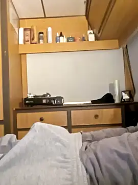 Snapshot of MysticInteraction chatting on 10/15/25, 08:47 MysticInteraction online show from 10/15/25, 08:47