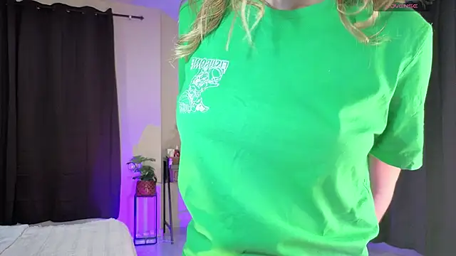 Snapshot of AmelieAxie chatting on 01/13/26, 03:12 AmelieAxie online show from 01/13/26, 03:12