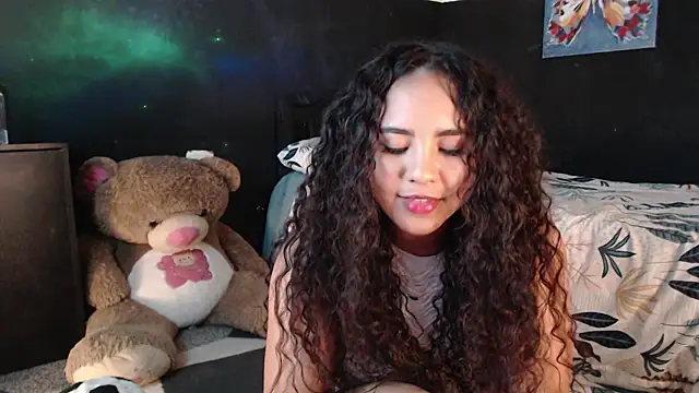 Snapshot of luciana_keating chatting on 07/16/26, 03:23 luciana keating online show from 07/16/26, 03:23