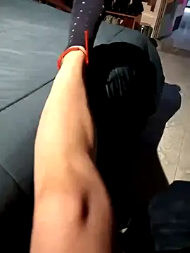 Snapshot of monyhoy chatting on 10/18/25, 09:15 monyhoy online show from 10/18/25, 09:15