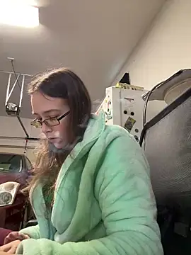 Snapshot of Dakota_02 chatting on 02/19/25, 02:12 Dakota 02 online show from 02/19/25, 02:12