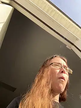 Snapshot of Dakota_02 chatting on 04/06/26, 12:28 Dakota 02 online show from 04/06/26, 12:28