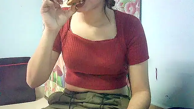 Snapshot of lovelydesi21 chatting on 02/11/25, 04:56 lovelydesi21 online show from 02/11/25, 04:56