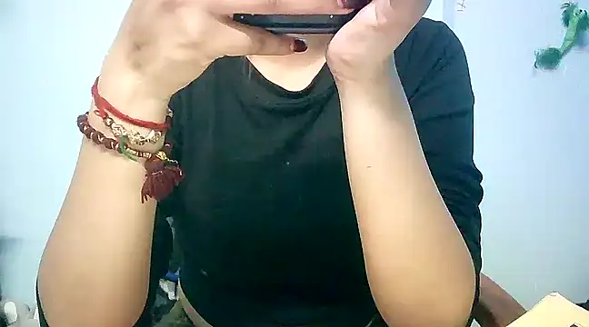 Snapshot of lovelydesi21 chatting on 03/19/25, 03:19 lovelydesi21 online show from 03/19/25, 03:19