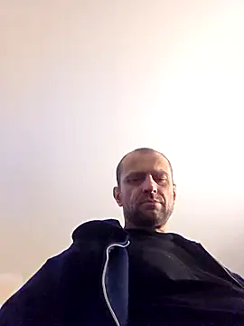 Snapshot of Roman0798 chatting on 12/17/25, 02:45 Roman0798 online show from 12/17/25, 02:45