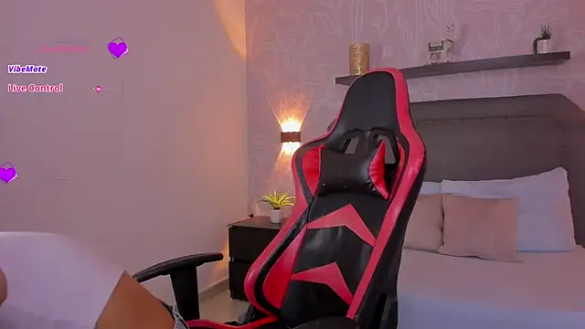 cora 22 online show from 10/27/25, 12:53