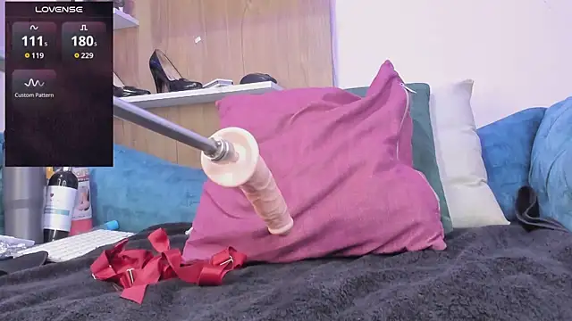 Snapshot of -camila-cooper-_ chatting on 09/26/25, 01:15 -camila-cooper-  online show from 09/26/25, 01:15