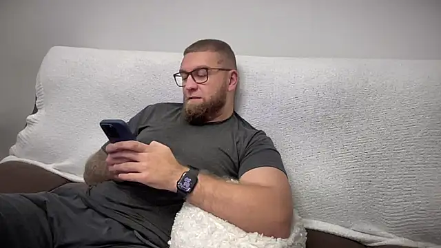 Bear bear  online show from 12/19/24, 03:51