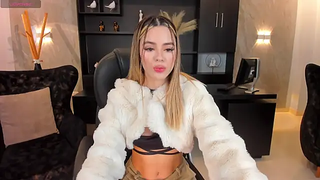 JuanitaClay online show from 02/05/25, 12:06