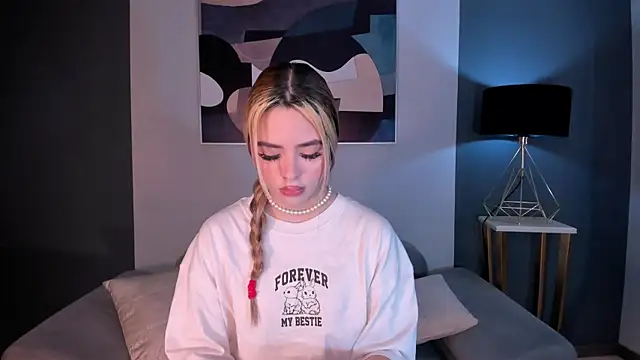 JuanitaClay online show from 09/09/25, 12:26