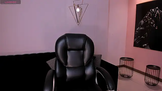 JuanitaClay online show from 10/25/25, 12:34