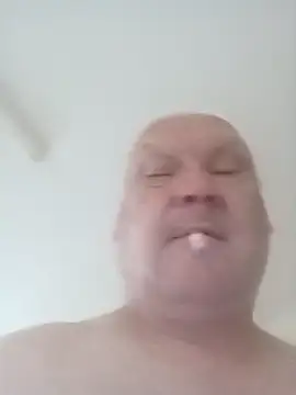 Snapshot of bigboy197311 chatting on 10/08/25, 06:44 bigboy197311 online show from 10/08/25, 06:44