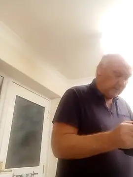 Snapshot of bigboy197311 chatting on 11/08/25, 12:22 bigboy197311 online show from 11/08/25, 12:22