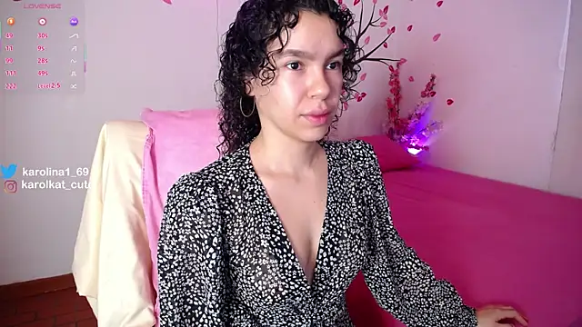 Karolina 1 online show from 10/27/25, 01:37