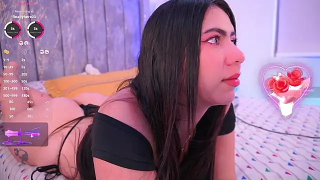 lara giraldo online show from 02/09/25, 04:46