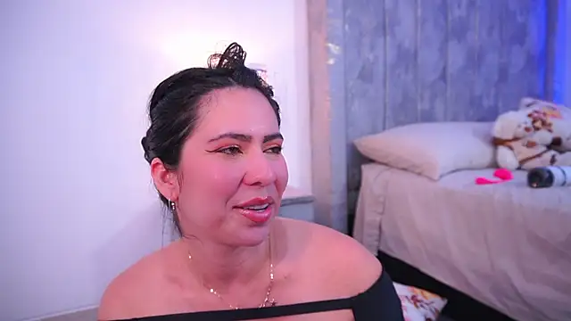 lara giraldo online show from 02/22/25, 07:12