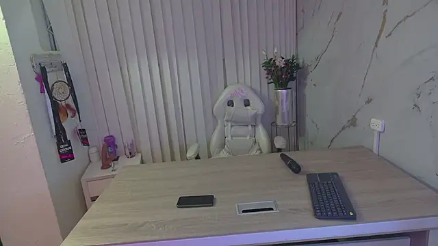 Scarlett collins02 online show from 02/01/25, 07:05