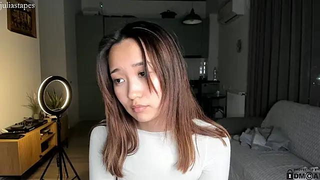 Snapshot of julias_tapes chatting on 01/14/25, 04:50 julias tapes online show from 01/14/25, 04:50