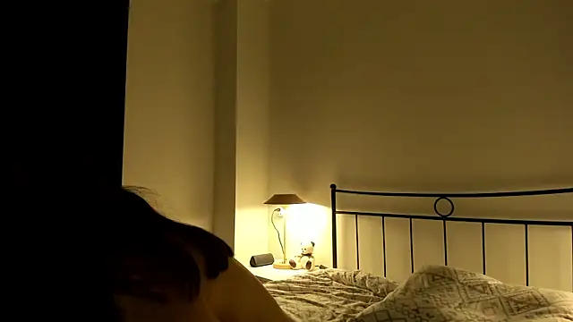 Snapshot of julias_tapes chatting on 02/12/25, 12:16 julias tapes online show from 02/12/25, 12:16