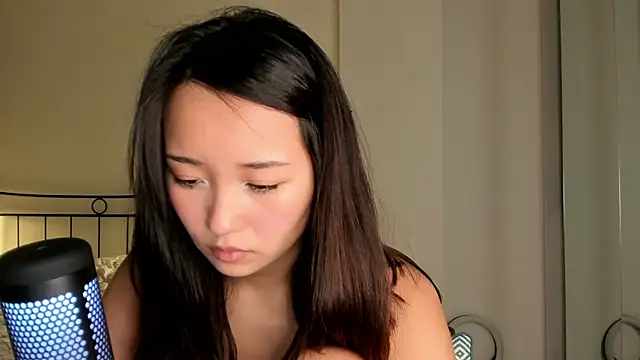 Snapshot of julias_tapes chatting on 02/12/25, 09:43 julias tapes online show from 02/12/25, 09:43