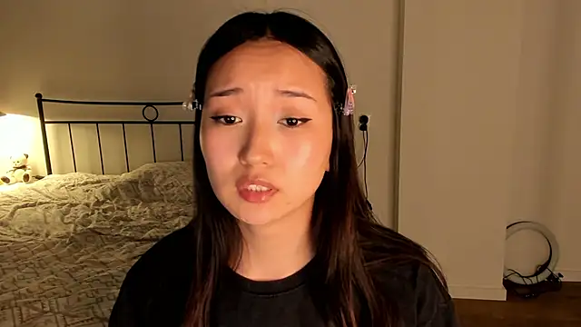 Snapshot of julias_tapes chatting on 02/13/25, 09:27 julias tapes online show from 02/13/25, 09:27