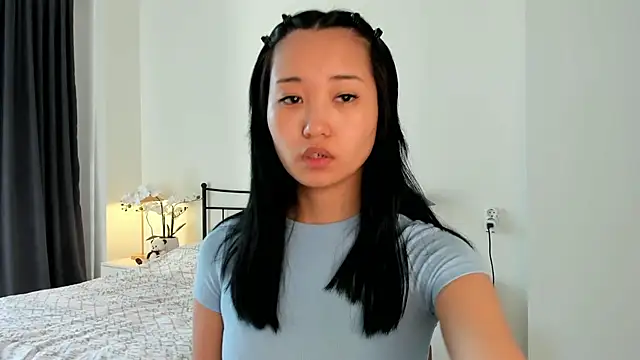 Snapshot of julias_tapes chatting on 03/17/25, 05:56 julias tapes online show from 03/17/25, 05:56