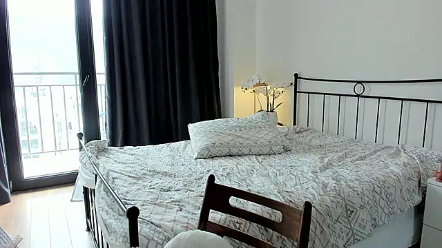 Snapshot of julias_tapes chatting on 03/18/25, 07:30 julias tapes online show from 03/18/25, 07:30