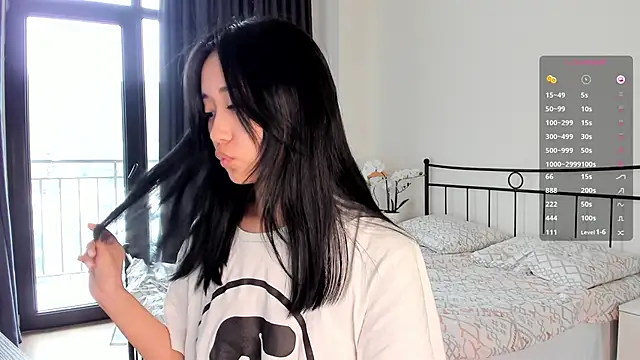 Snapshot of julias_tapes chatting on 03/20/25, 07:25 julias tapes online show from 03/20/25, 07:25