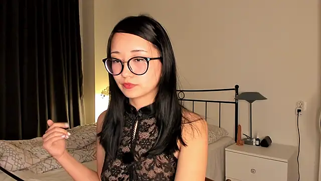 Snapshot of julias_tapes chatting on 03/22/25, 08:48 julias tapes online show from 03/22/25, 08:48