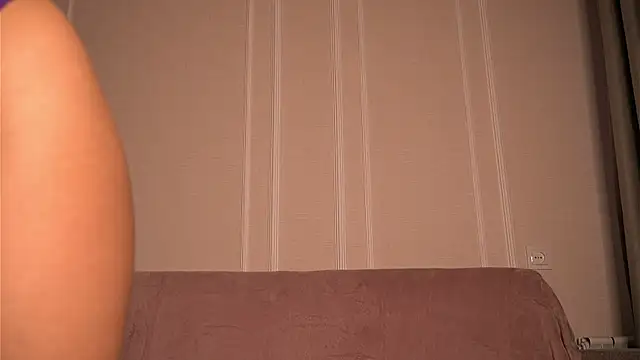 Snapshot of julias_tapes chatting on 09/21/25, 03:02 julias tapes online show from 09/21/25, 03:02