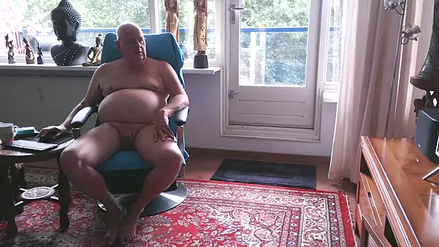 Snapshot of Exhib070 chatting on 09/26/25, 09:35 Exhib070 online show from 09/26/25, 09:35