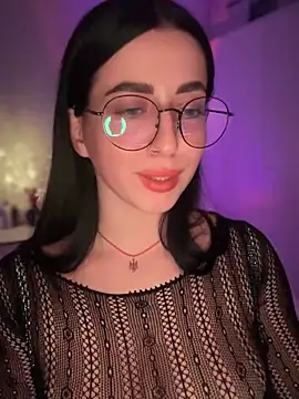 Snapshot of Emylia chatting on 12/29/24, 08:15 Emylia online show from 12/29/24, 08:15