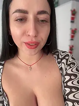 Snapshot of Emylia chatting on 01/02/25, 02:46 Emylia online show from 01/02/25, 02:46