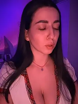 Snapshot of Emylia chatting on 01/17/25, 07:16 Emylia online show from 01/17/25, 07:16