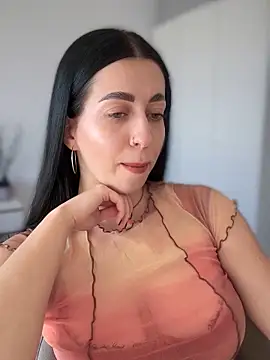 Snapshot of Emylia chatting on 01/30/25, 04:02 Emylia online show from 01/30/25, 04:02