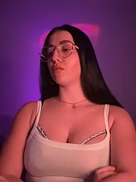 Snapshot of Emylia chatting on 02/26/25, 09:58 Emylia online show from 02/26/25, 09:58