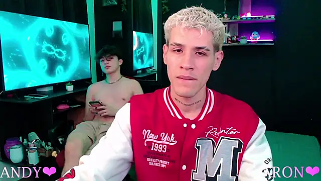 Snapshot of andybxby chatting on 12/03/24, 11:46 andybxby online show from 12/03/24, 11:46