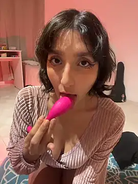 aurora xoxo online show from 12/13/24, 04:43