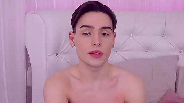 RobbyCharming online show from 01/28/25, 02:21