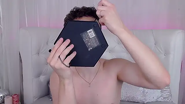 RobbyCharming online show from 09/29/25, 03:44