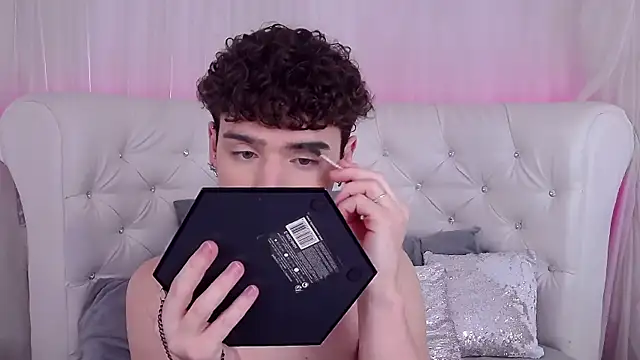 RobbyCharming online show from 11/15/25, 03:37