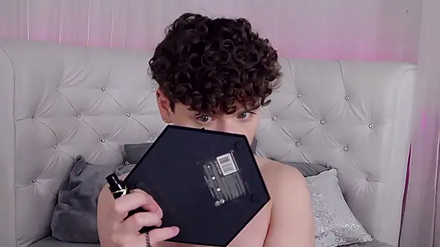 RobbyCharming online show from 01/17/26, 04:06